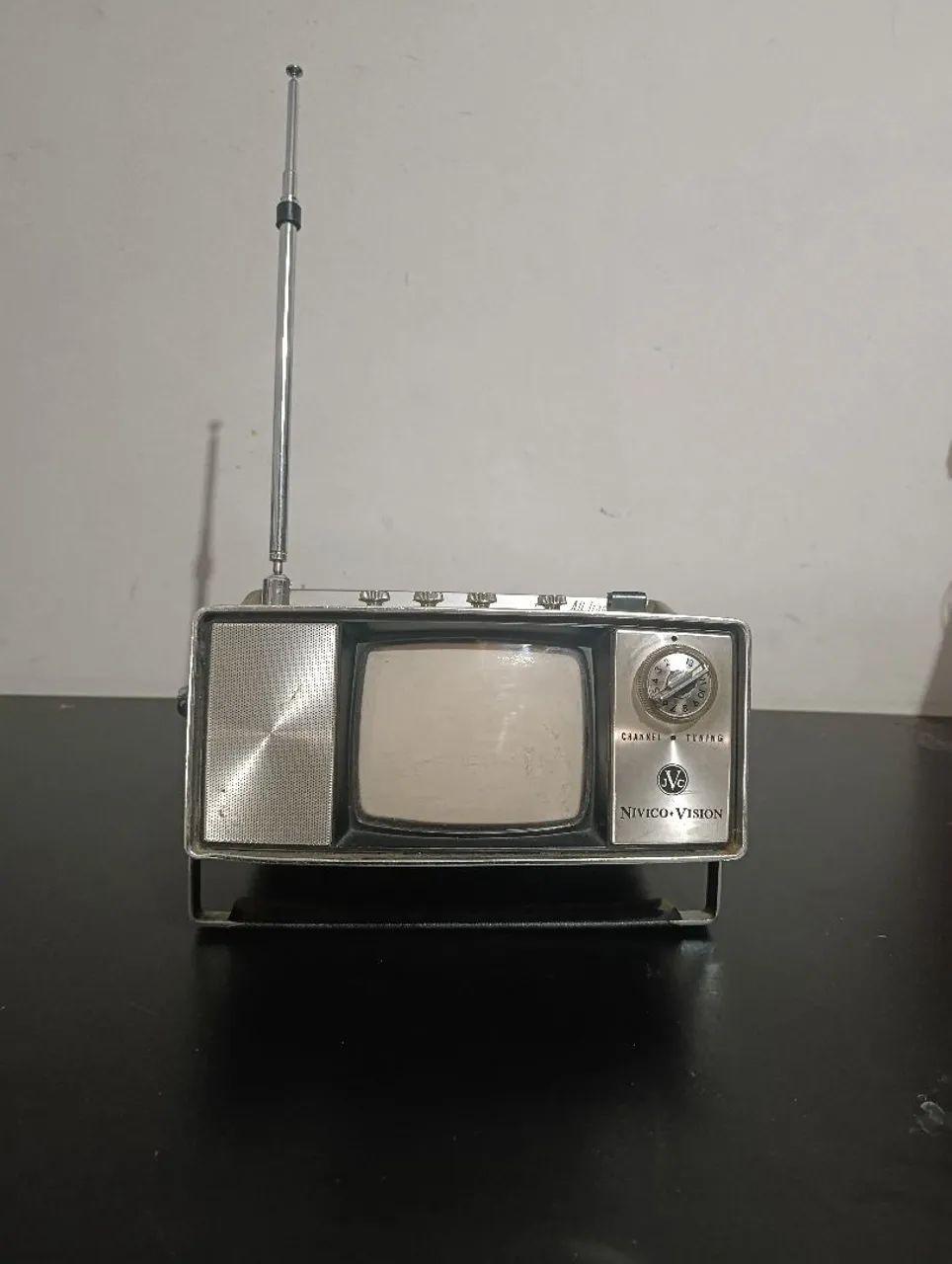 TV Nivico + Vision antiguidade portátil 