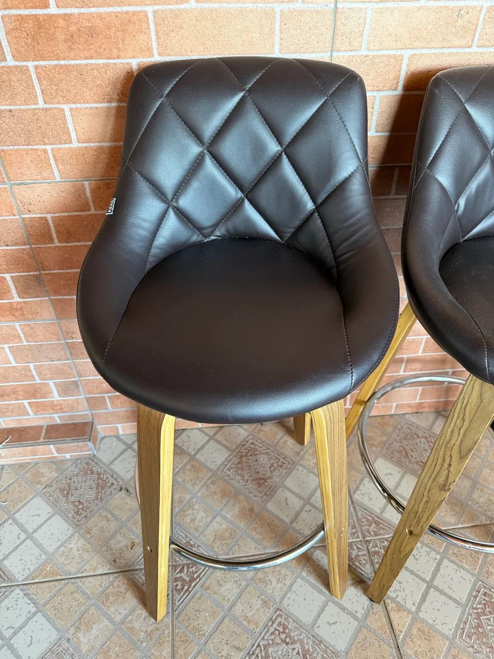  2 Banquetas em couro - Foto 3