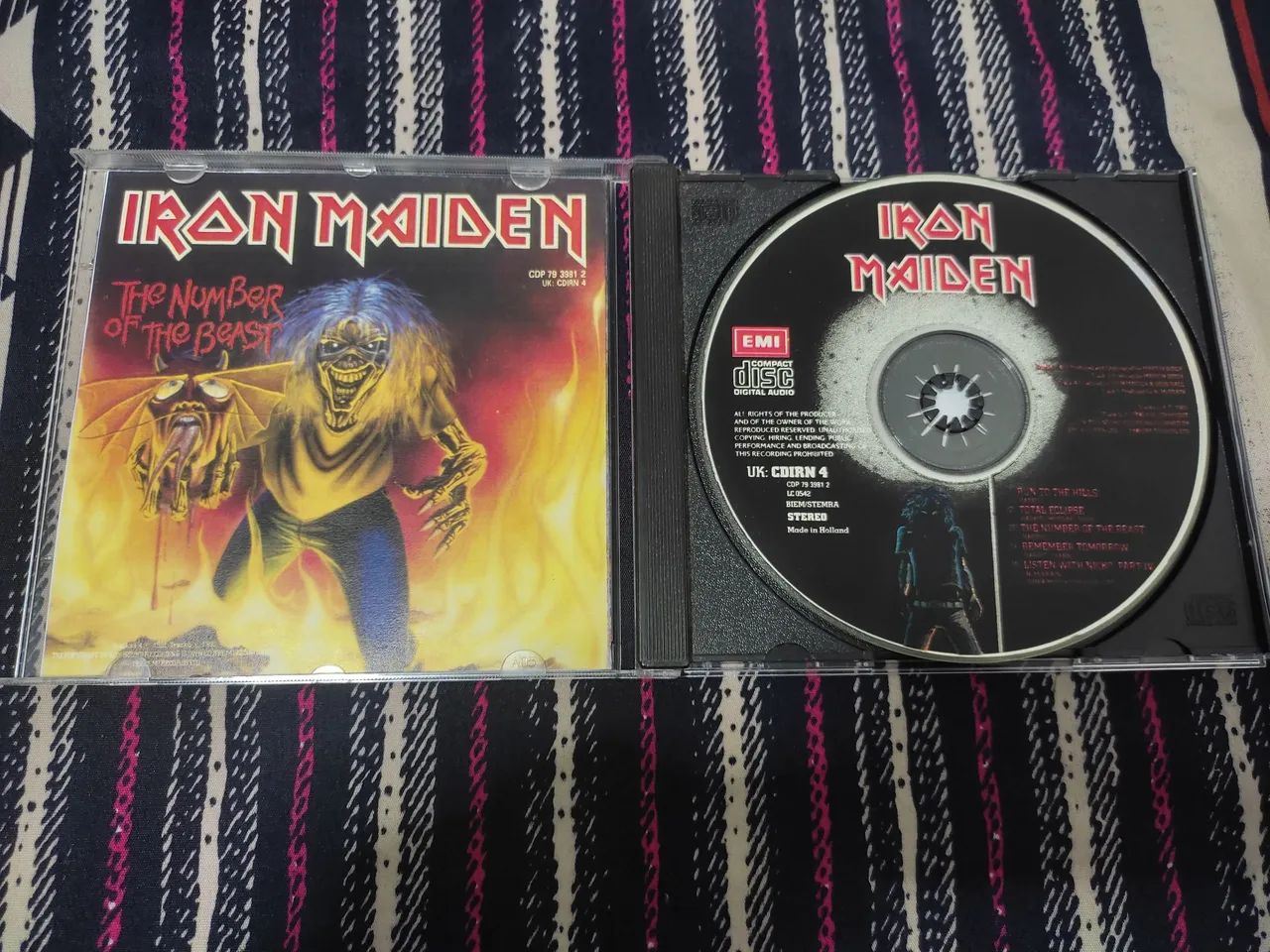 Iron Maiden - First Ten Years "Leia o anúncio"  - Foto 2