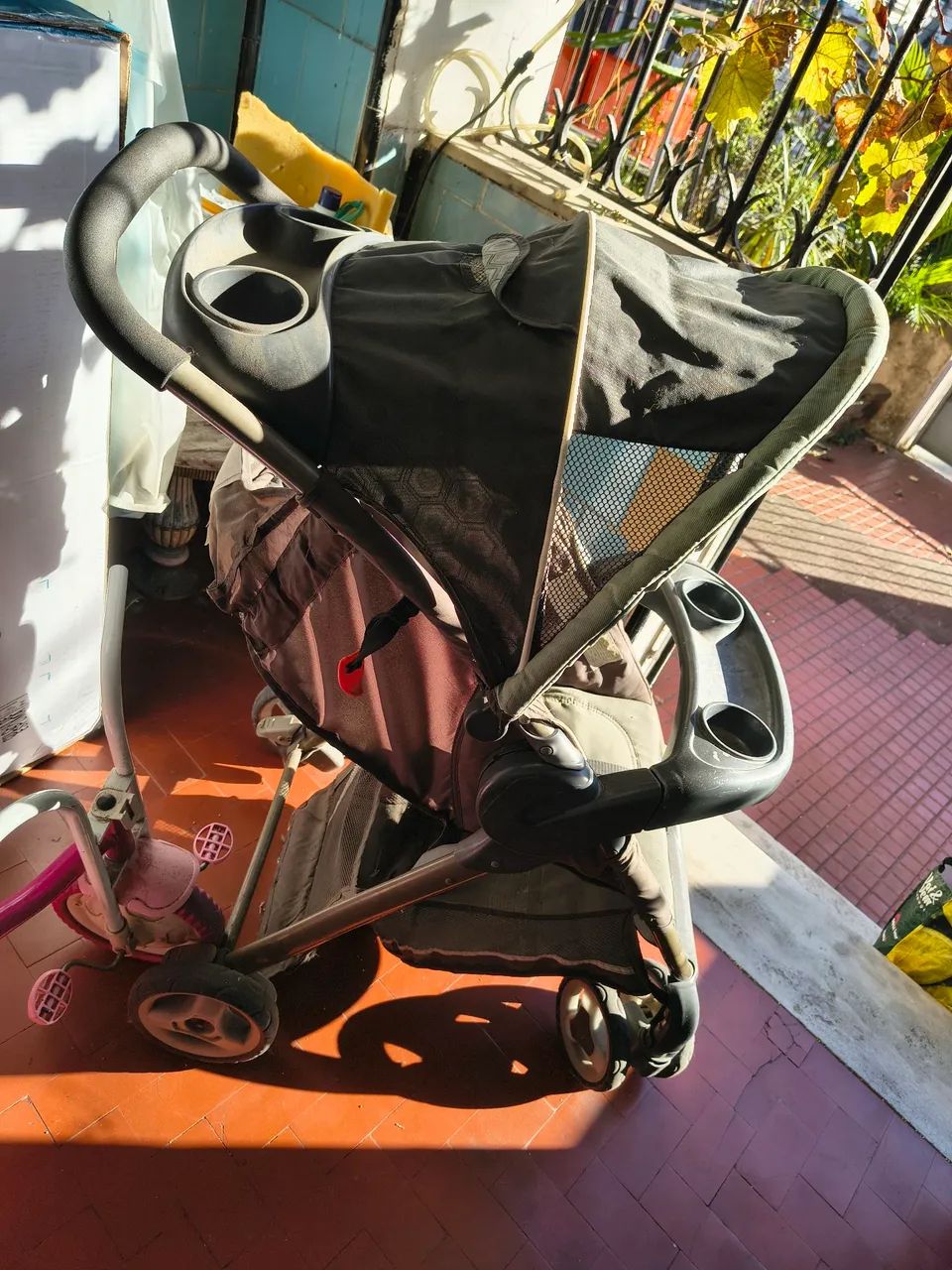 Carrinho de Bebê Graco Original com Capota e Porta-Copos