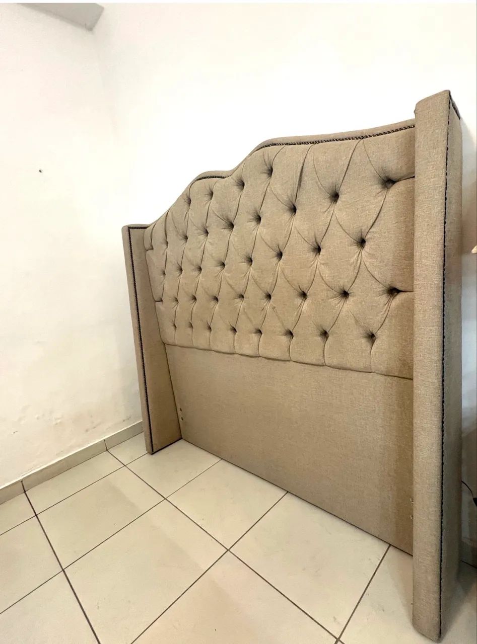 Cabeceira para Box Casal Linho Cinza com Tachinhas Mônaco 