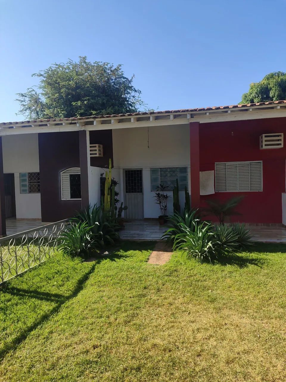 Apartamento térreo em condomínio fechado