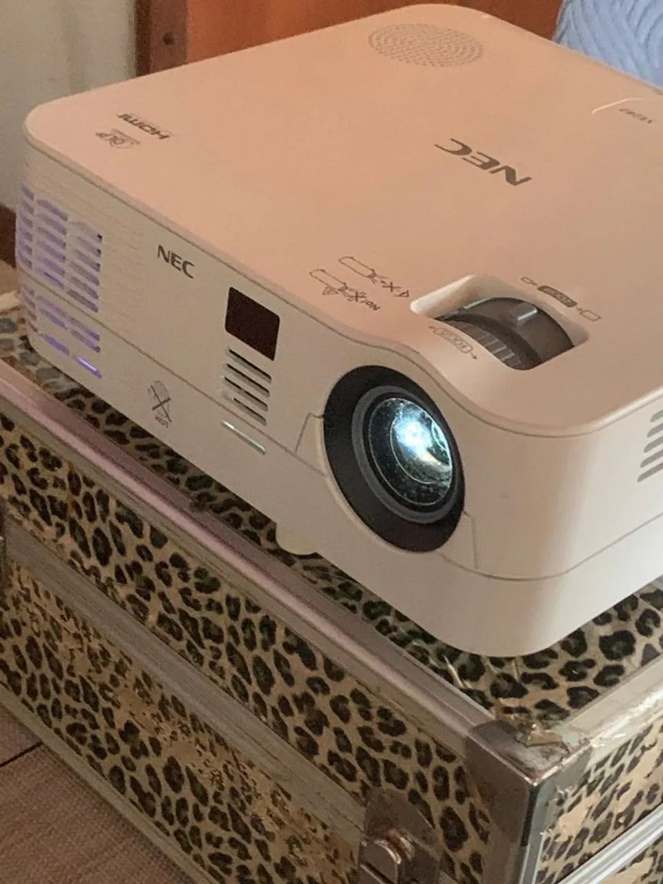 PROJETOR NEC DATA SHOW PARA VÍDEOS E FILMES - Foto 3