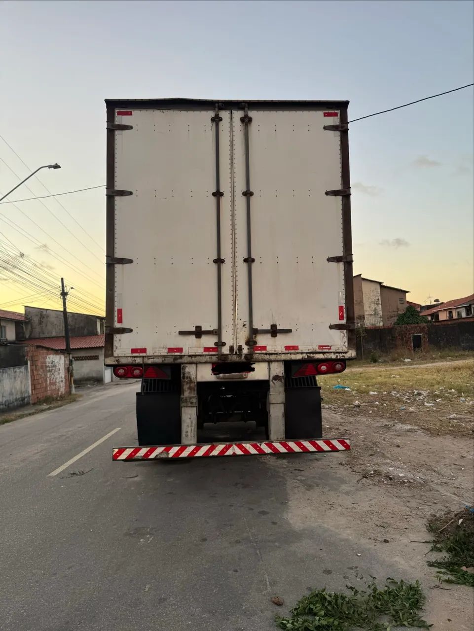 Carreta baú 
