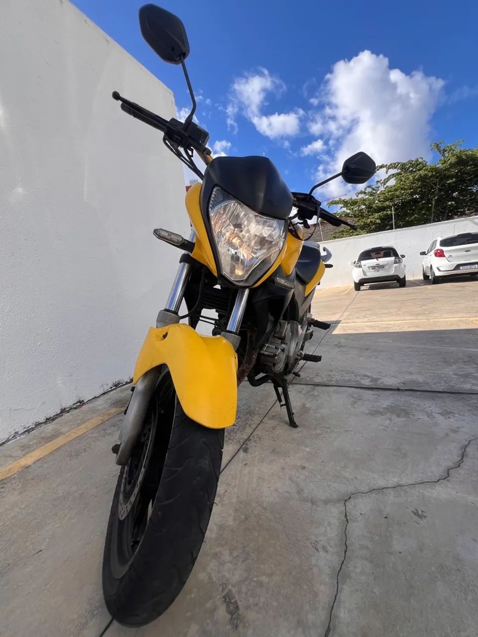 CB 300 Amarela 