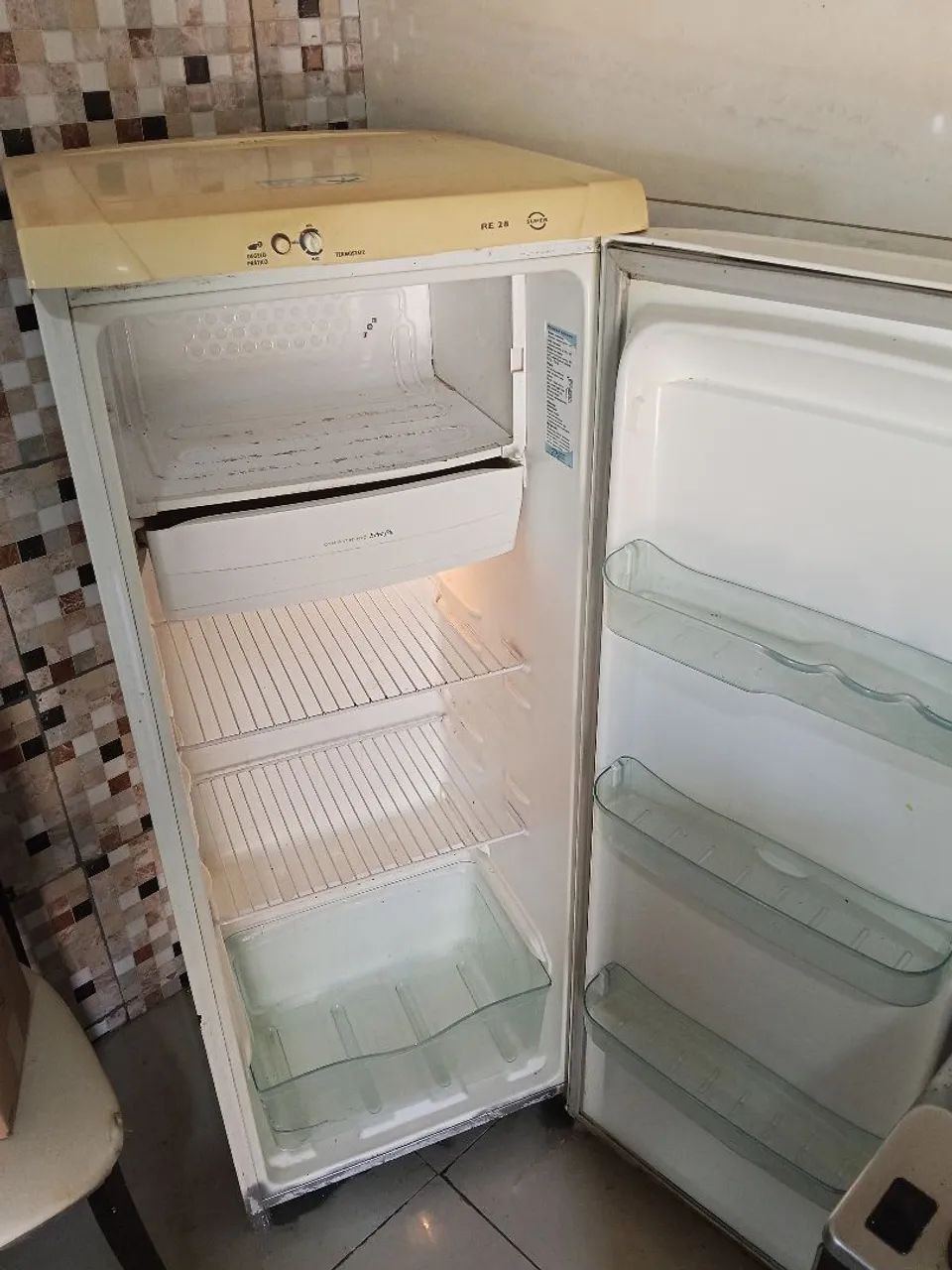 Geladeira 350$ 
