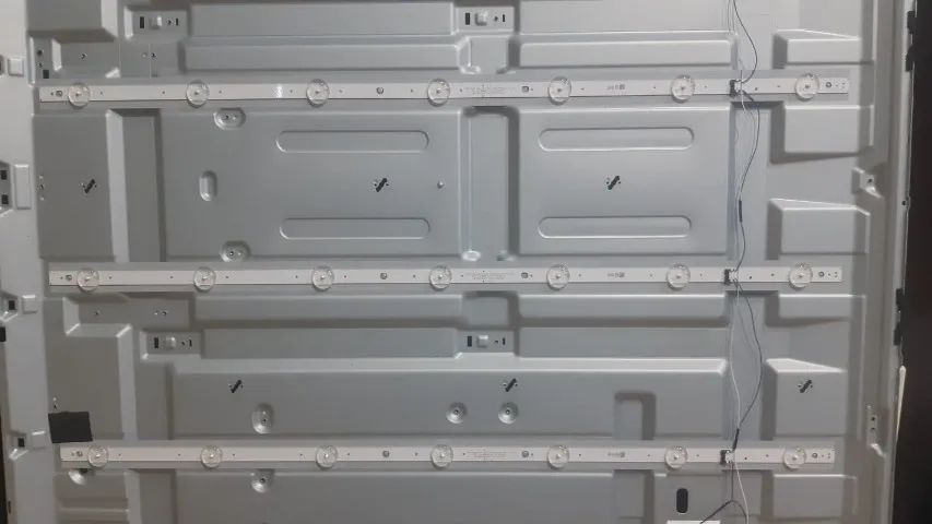 Barra de Led da Tv LG 65 polegadas 65UT8050PSA - Foto 3