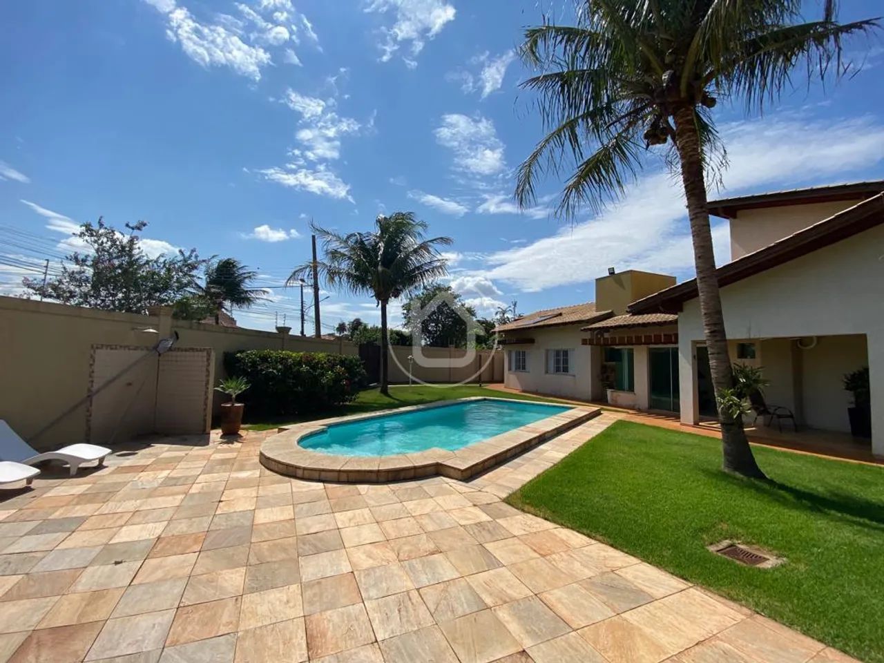 CASA COM 800M2 DE TERRENO, PISCINA COM GOURMET - Foto 4