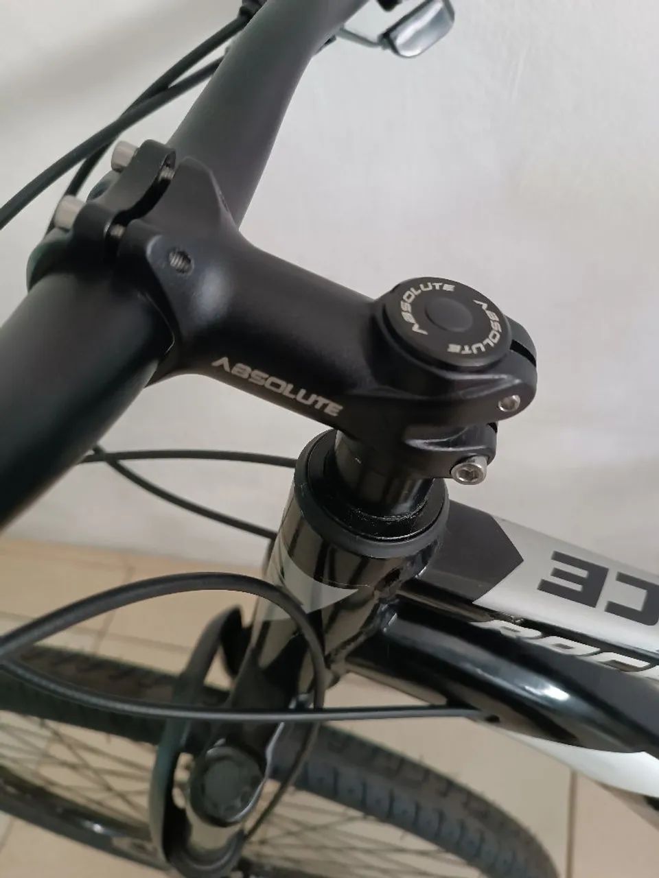 Bicicleta aro 29 aluminio NOVA com nota fiscal  - Foto 3