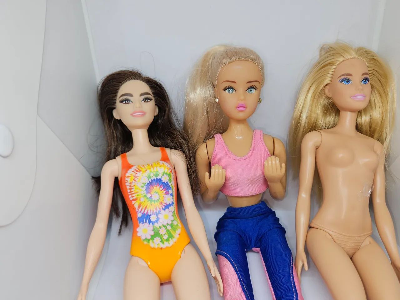 Bonecas Barbies e Suzy - Foto 2