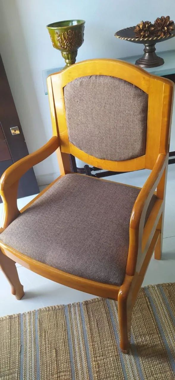 Poltrona antiga de madeira maciça - Foto 3