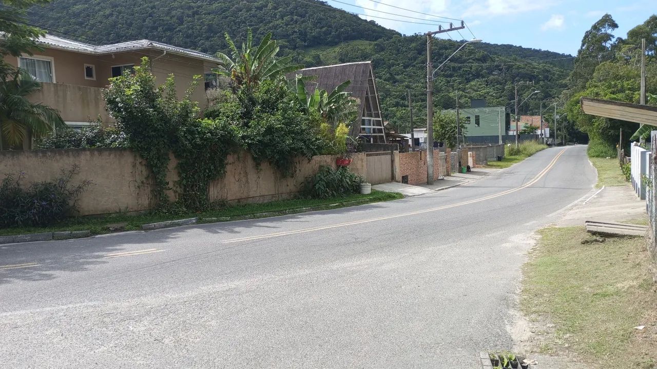Casa na vargem grande. Estrada geral. 3,5 km do TICAN 