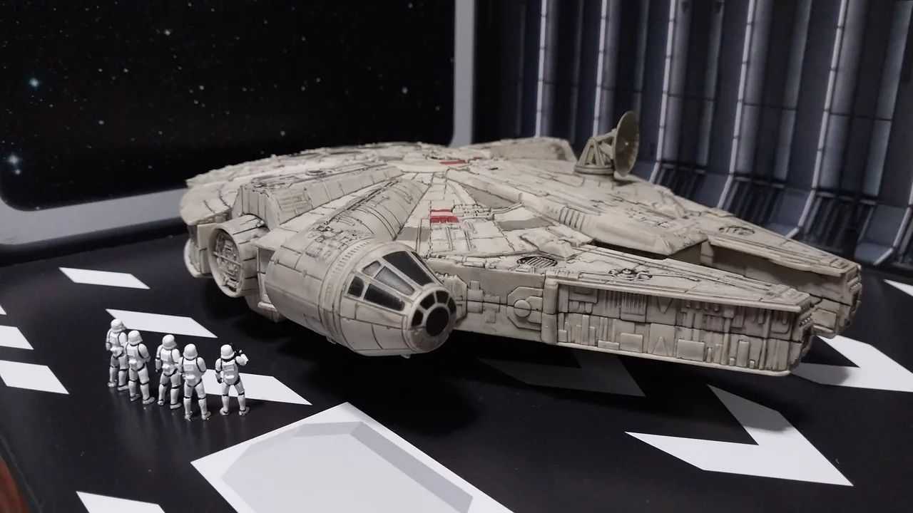 Diorama Star Wars Hangar 347 Millennium Falcon  - Foto 4