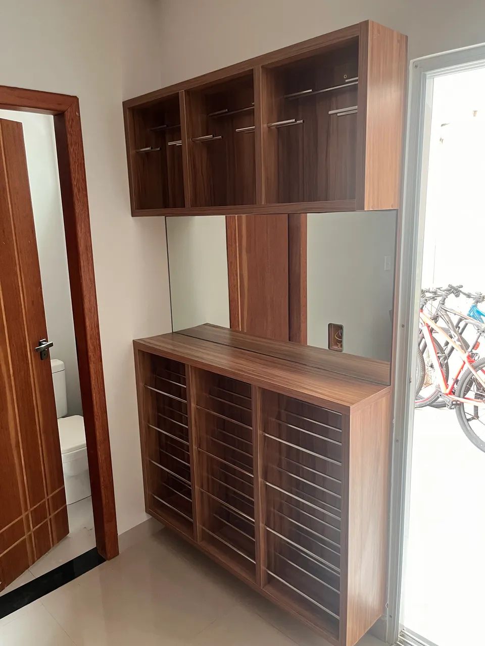 Adega planejada com espelho  - Foto 2