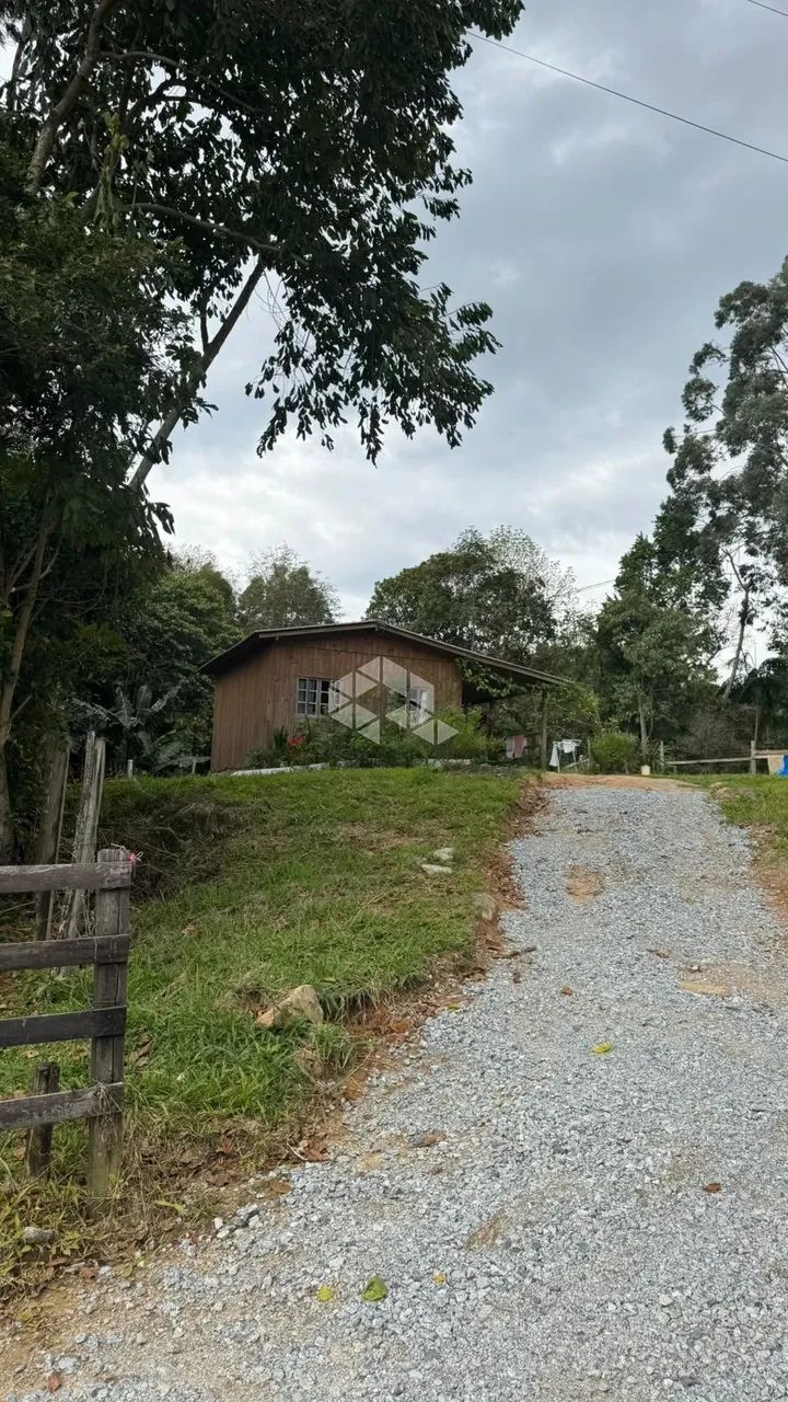 Casa com 4 quartos/dormitórios no bairro Vila Santana, em Santo Amaro da Imperatriz - SC