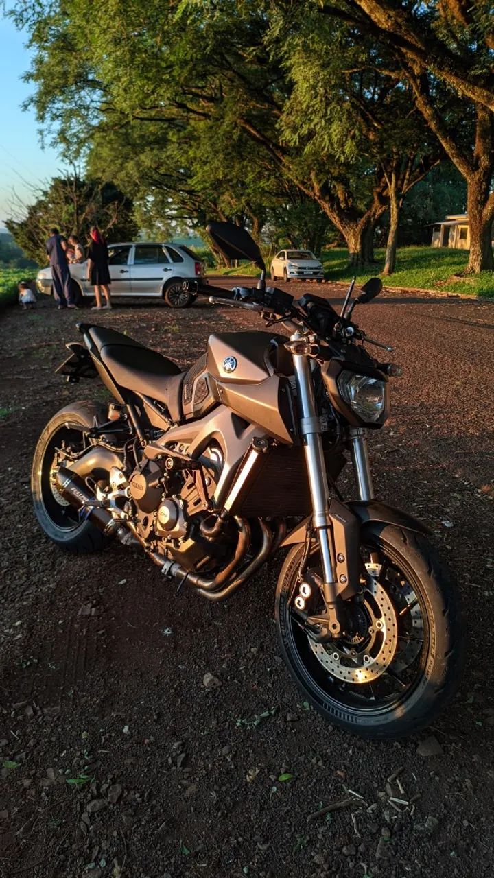 YAMAHA MT-09 2015 - Foto 2