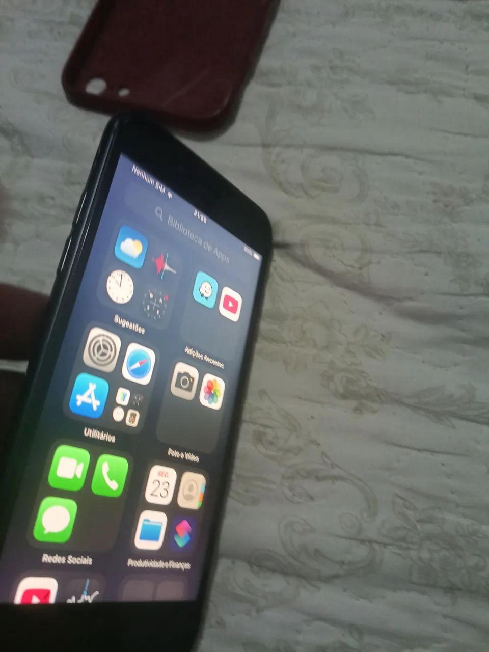 iPhone se2.
