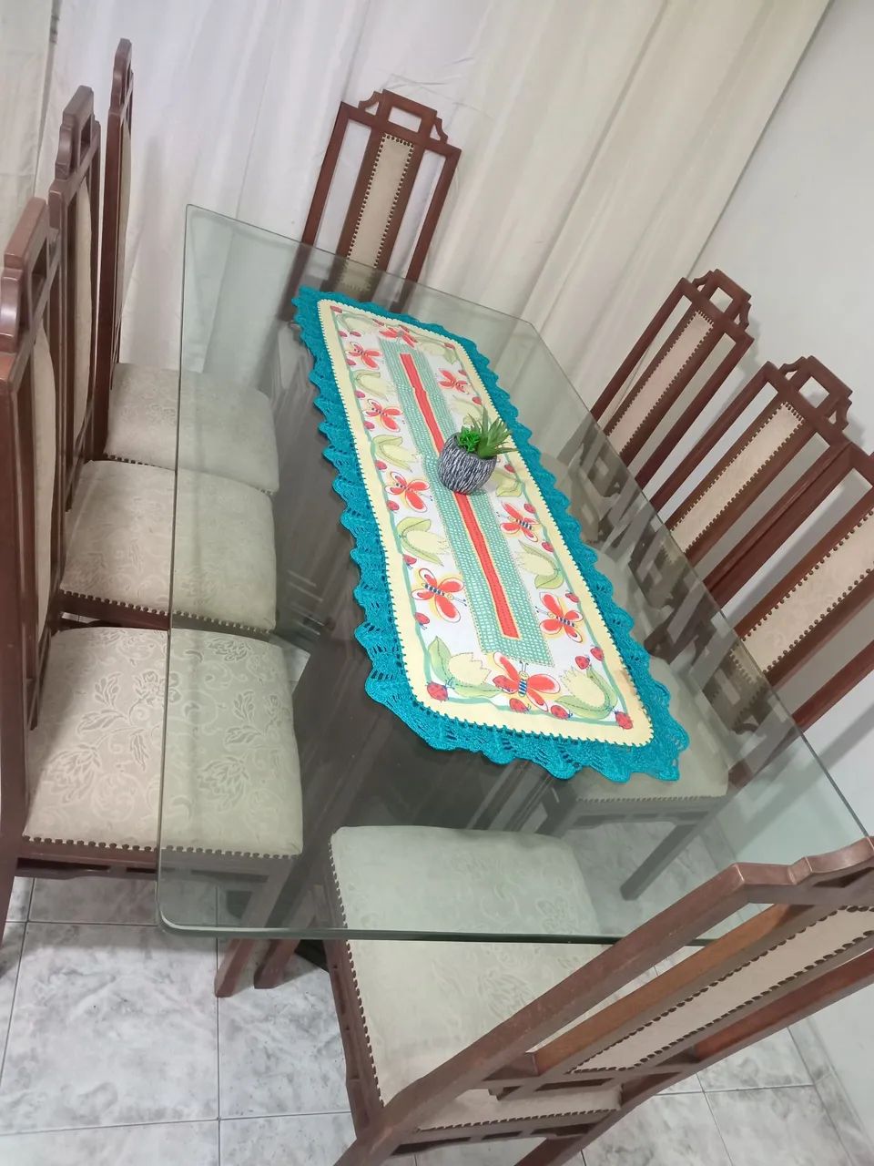 Mesa com oito cadeiras - Foto 2