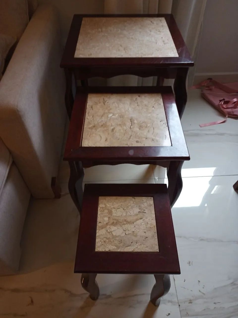Vendo jogo de mesas de canto com tampo de granito - Foto 3