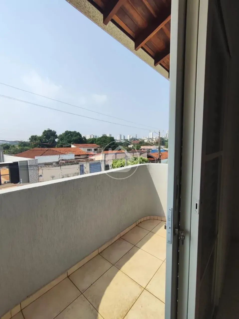 SOBRADO 3 DORMS SENDO 1 SUITE - Foto 5
