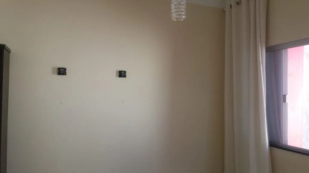 Vendo uma casa com garagem e quintal  - Foto 3