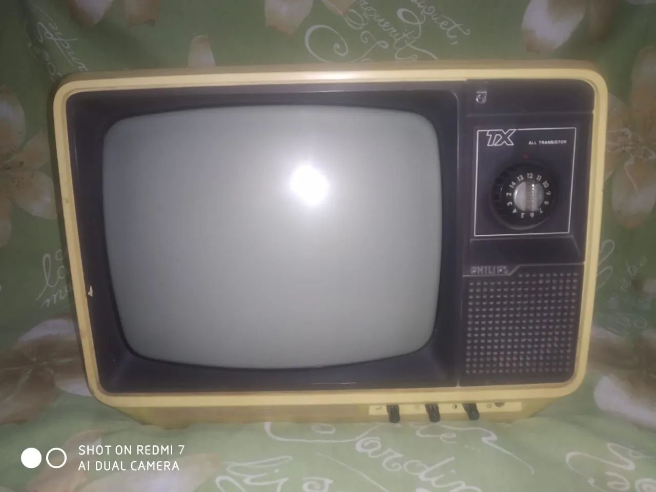 Vendo tv Philips vintage.