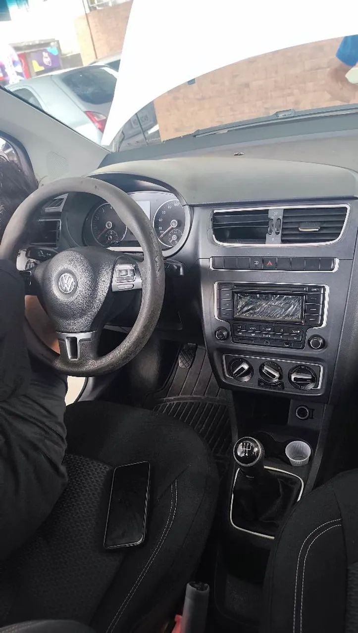 Volkswagen Fox 1.0 MI Total Flex 8V 5P 2014 - Foto 5