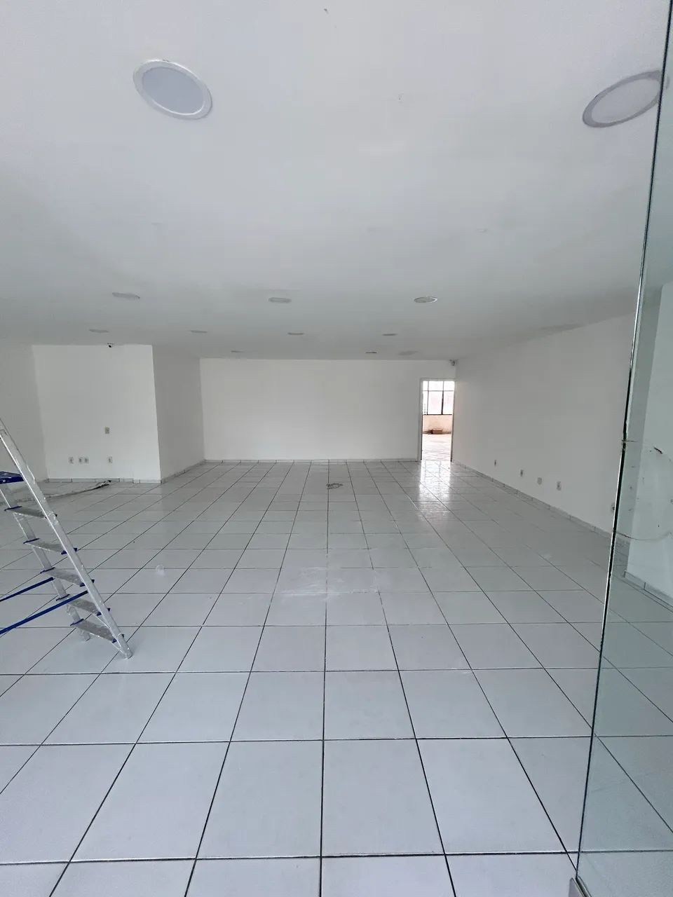 Ponto comercial na Av. Jerónimo de Albuquerque  - Foto 3