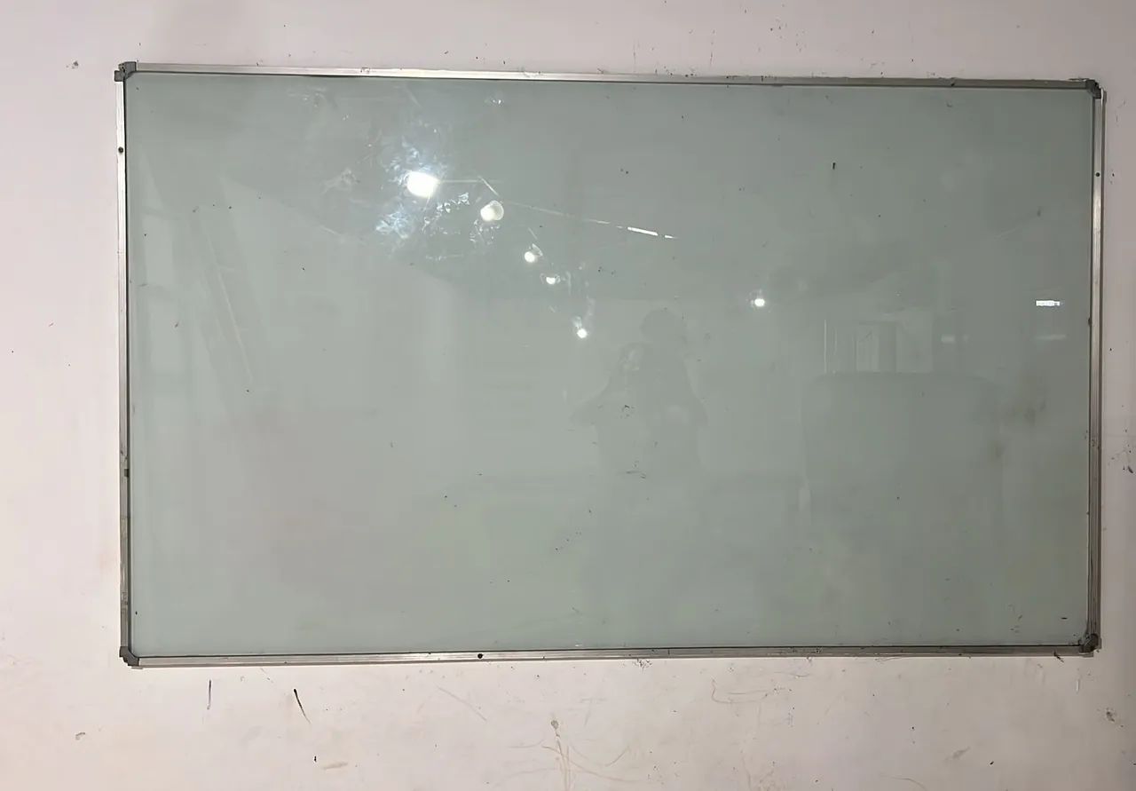 Selling medium-sized glass frame, no delivery, $100