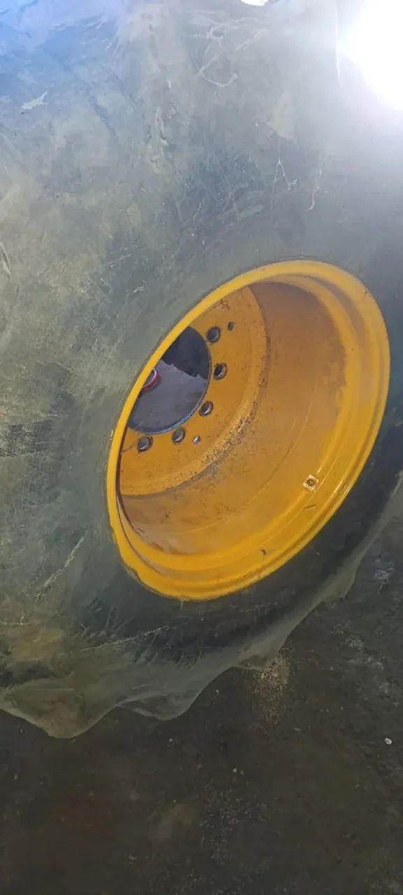 Pneu com roda agrícola 231/26 - Foto 2