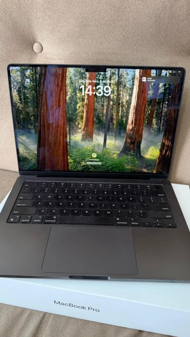 MacBook Pro 14