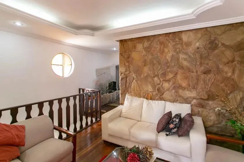 Casa à Venda - Floramar, 4 Quartos, 200 m2