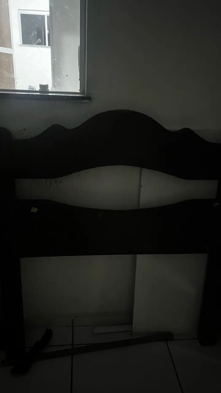 Cama de madeira 