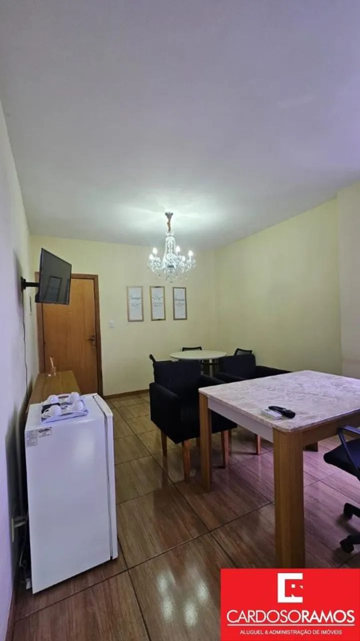Sala decorada e mobiliada com 25m², banheiro, subdividida em dois ambientes sendo, uma sal - Foto 5