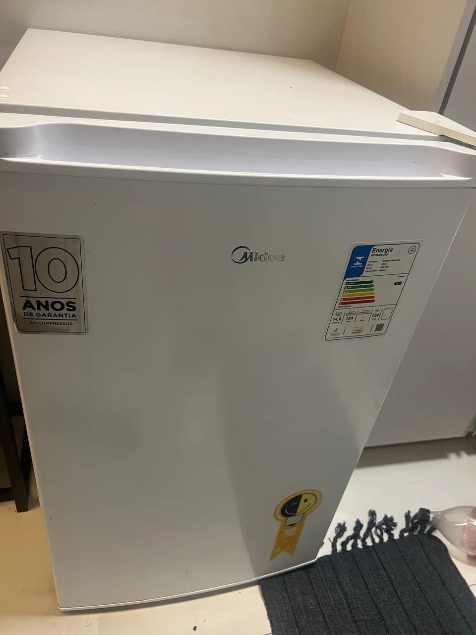 Frigobar Midea 124 litros 