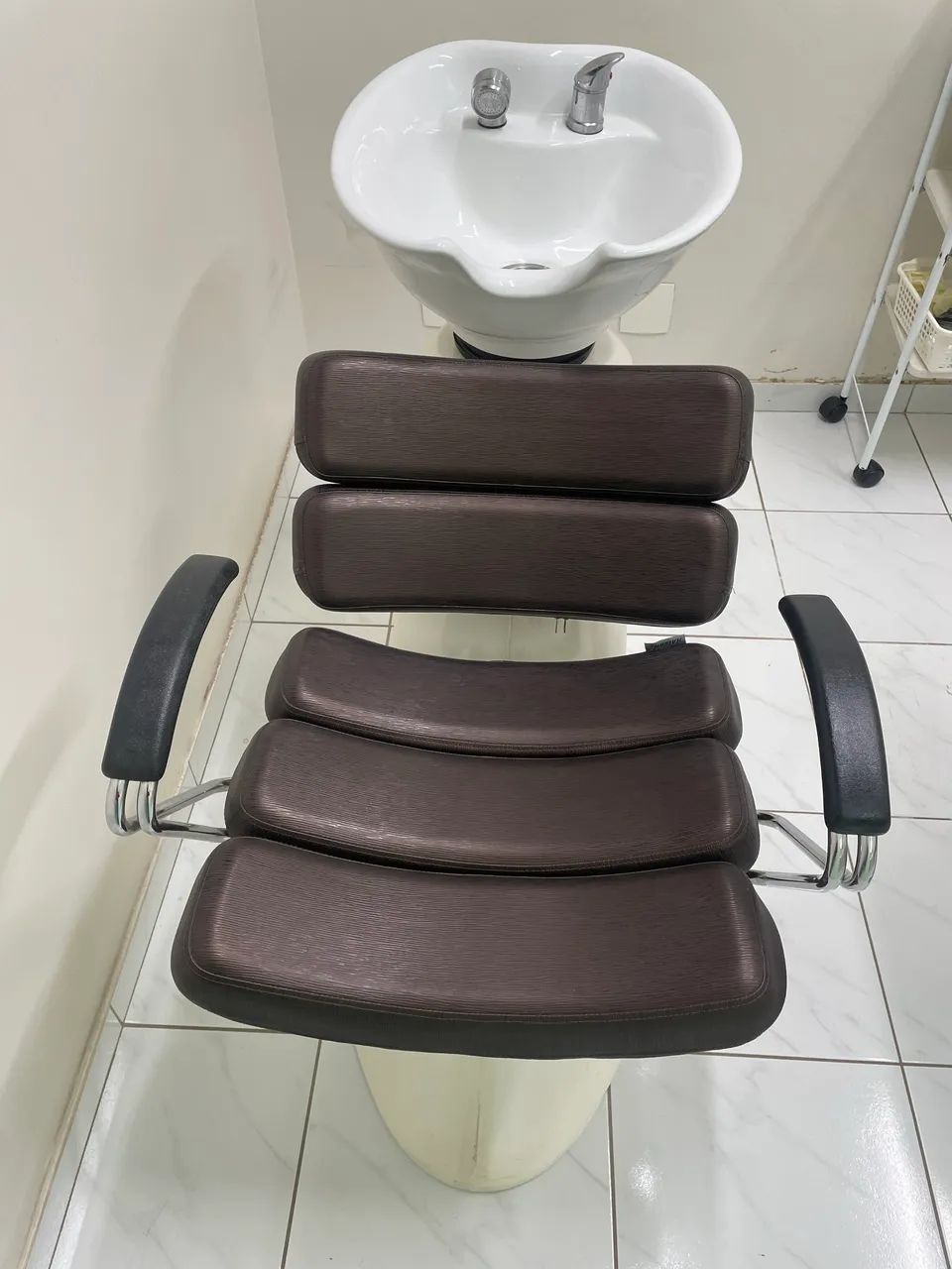 Cadeira e lavatório para salão ou barbearia  - Foto 4
