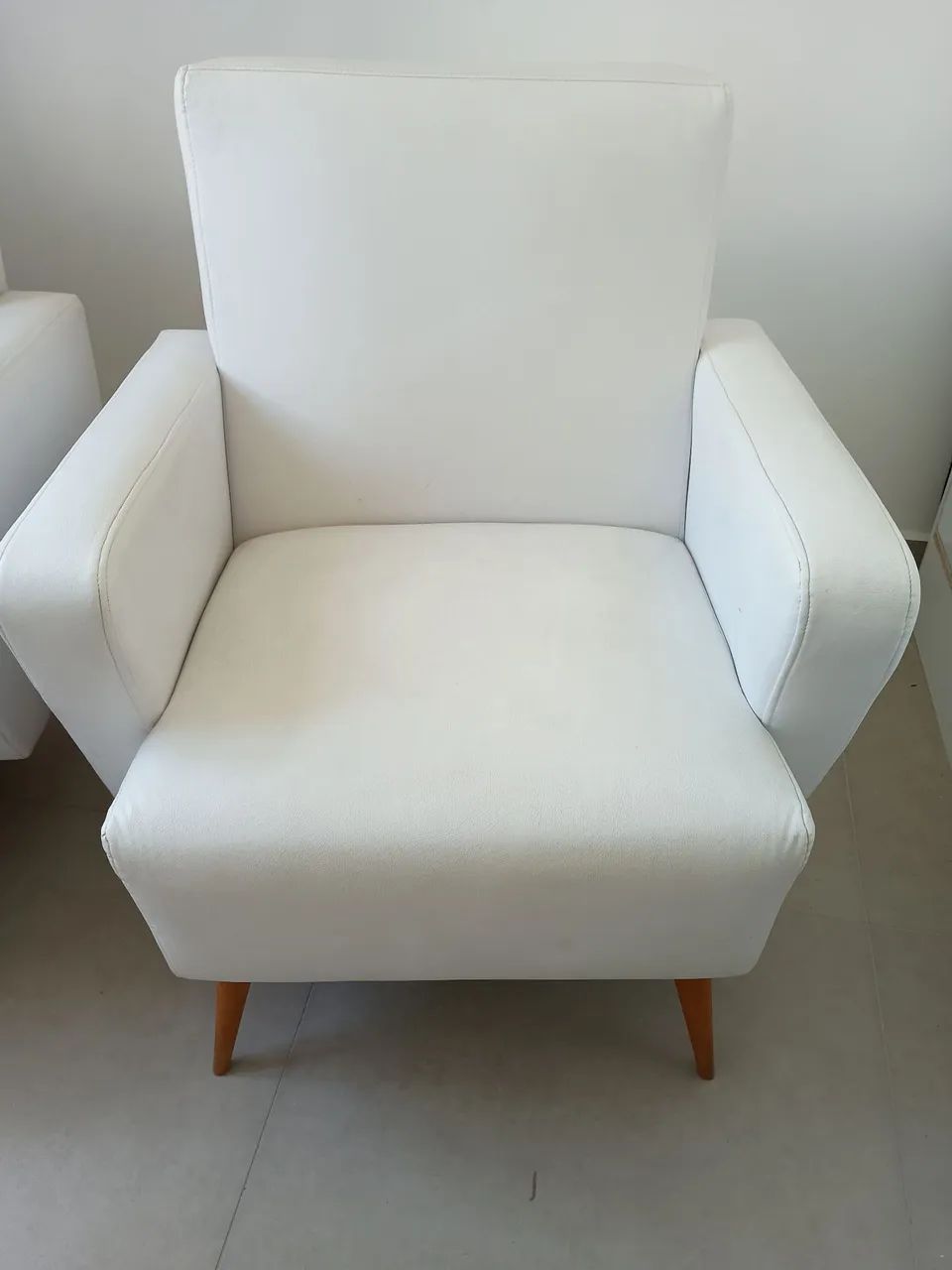 Poltrona vintage couro branco65578359721089120