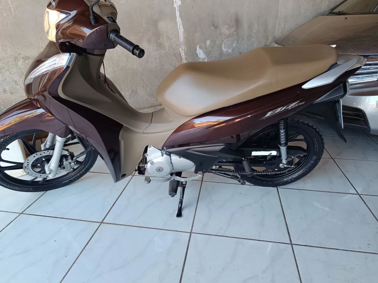 Vende -se uma moto . - Foto 2