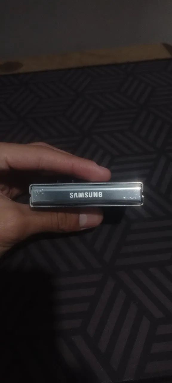  Samsung Galaxy Z Flip 5 - Defeito na tela Frontal - Foto 6