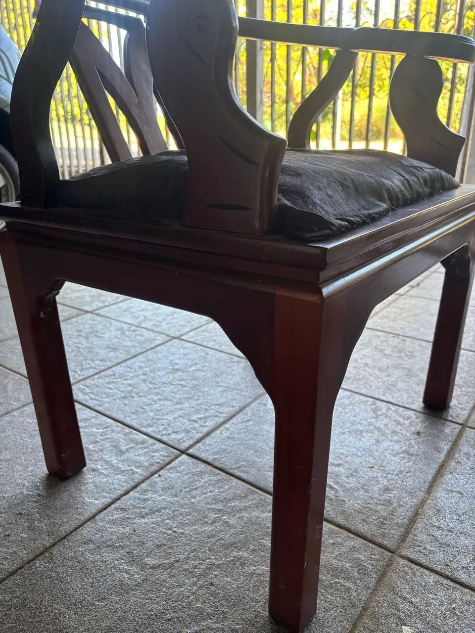 Vendo cadeira de madeira para reforma  - Foto 4
