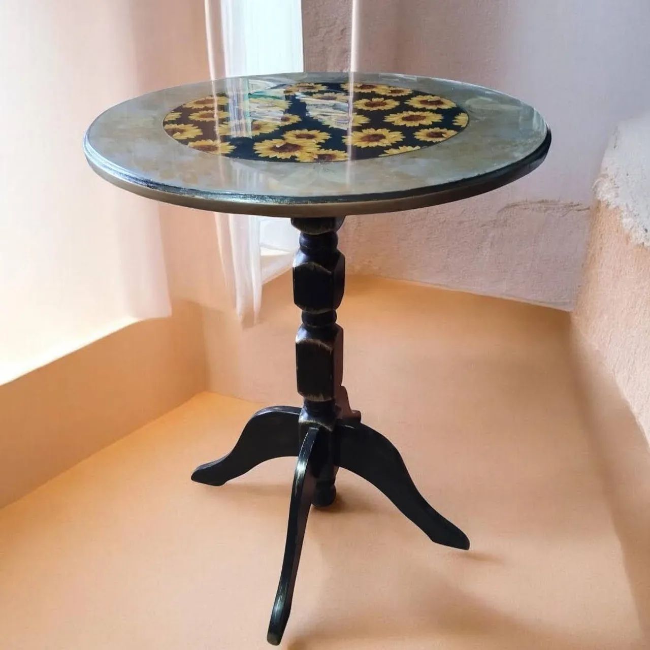 Mesa de canto tampo resinado  - Foto 2