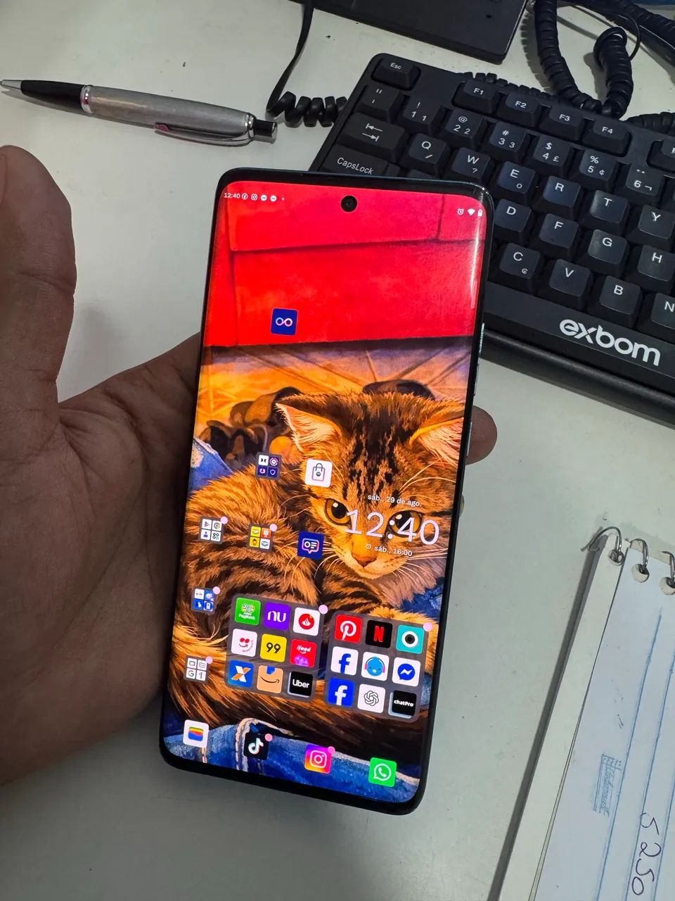 Edge 40 neo