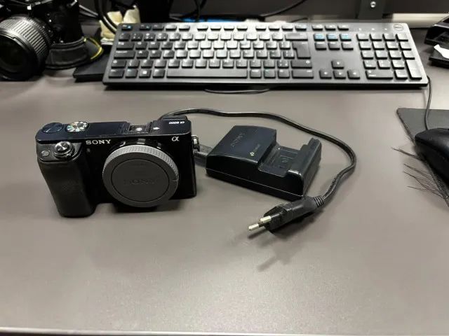 Sony A6000