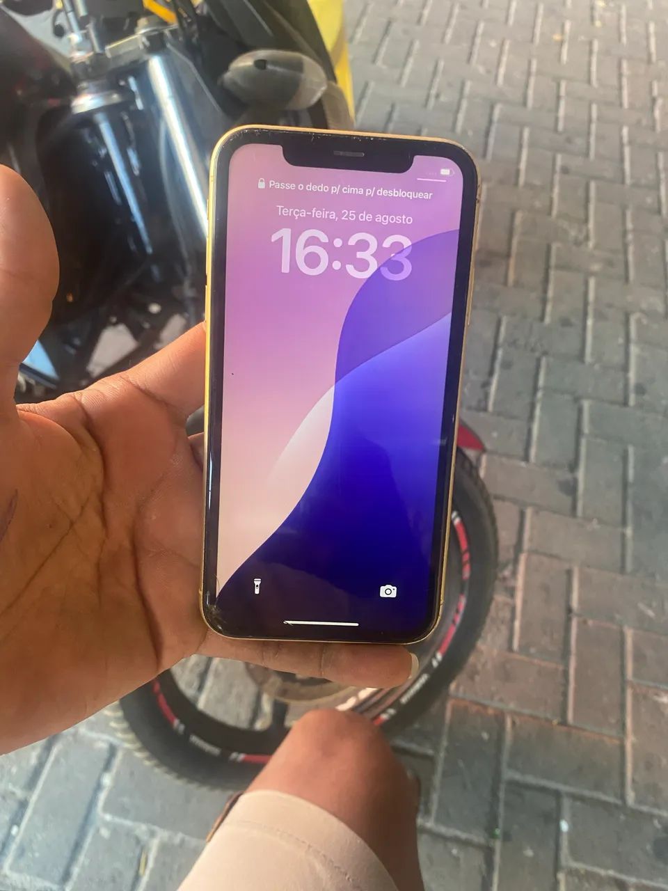 Celular iPhone 11Xr - Foto 2