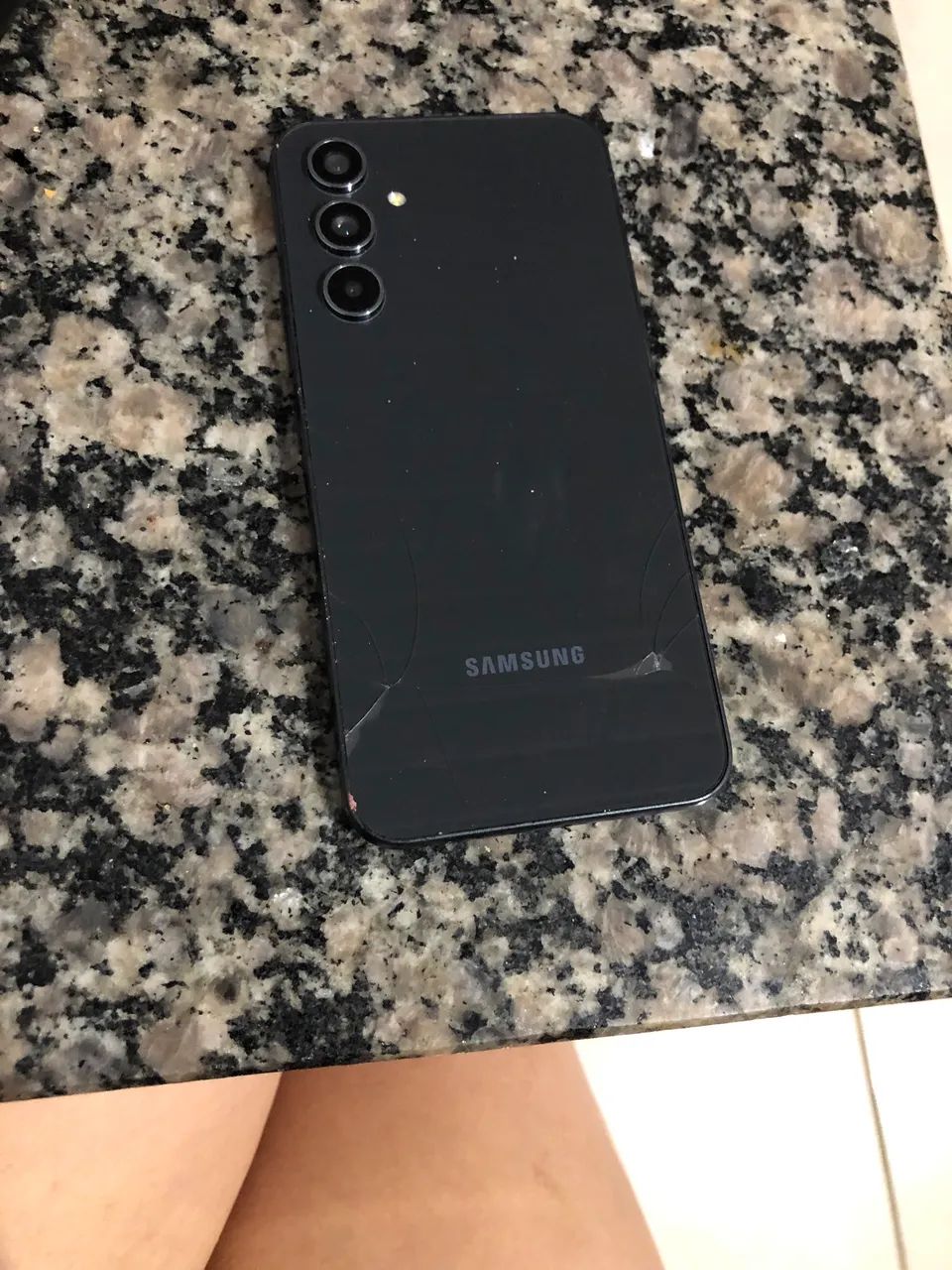 A54 com defeito no Display e a parte de trás quebrada  - Foto 2