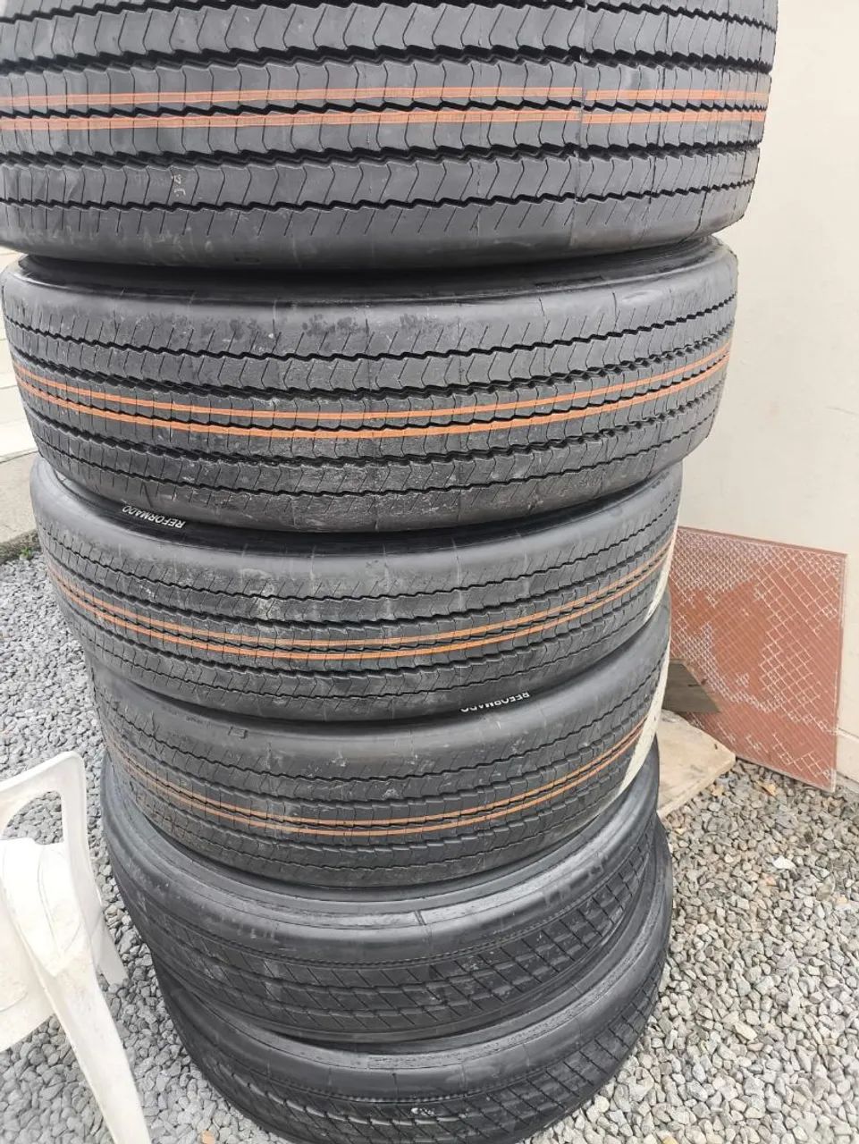 Pneu caminhão 295/80/22.5 $850 cada