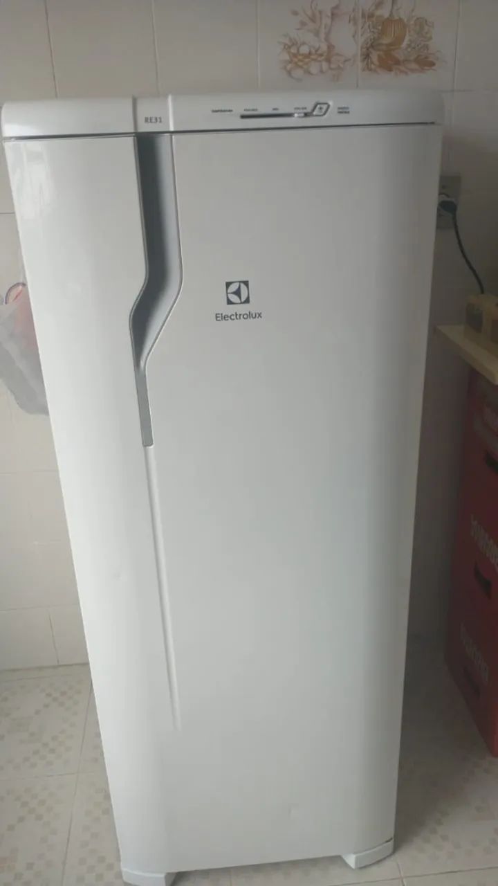 Geladeira Electrolux RE31 - Foto 2