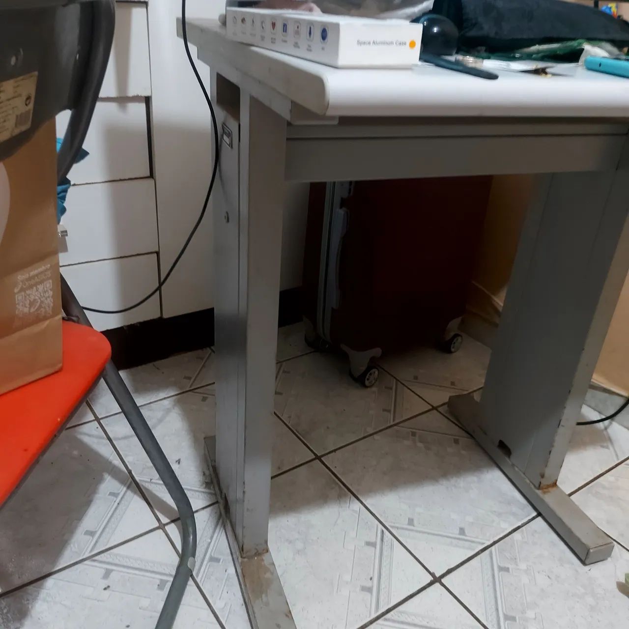Vende mesa e gaveteiro  - Foto 4