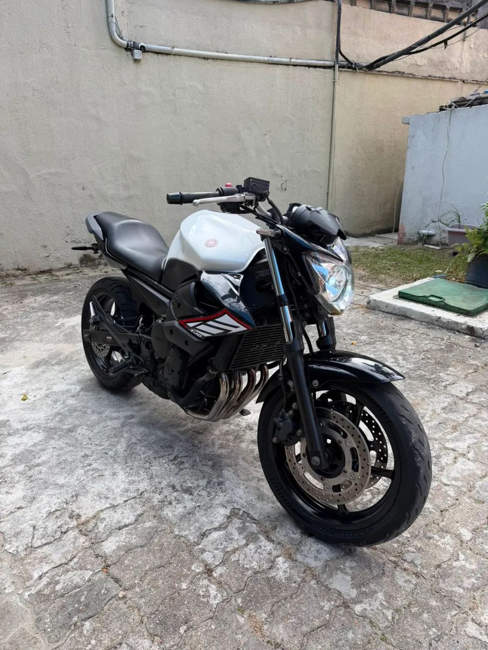 XJ6 BRANCA  - Foto 2