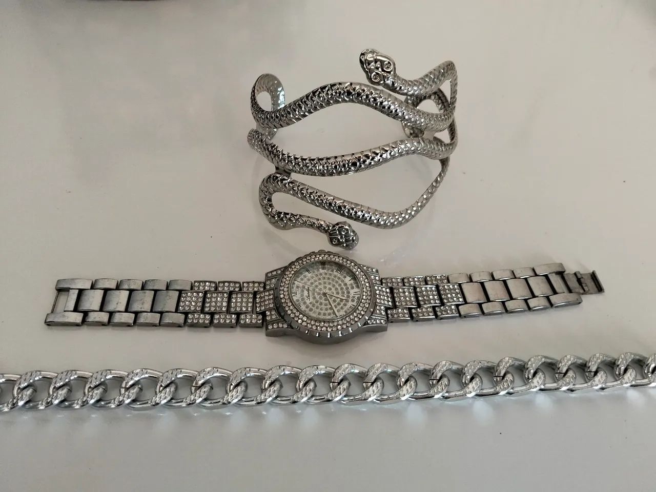 Kit acessórios Relógio + bracelete + gargantilha